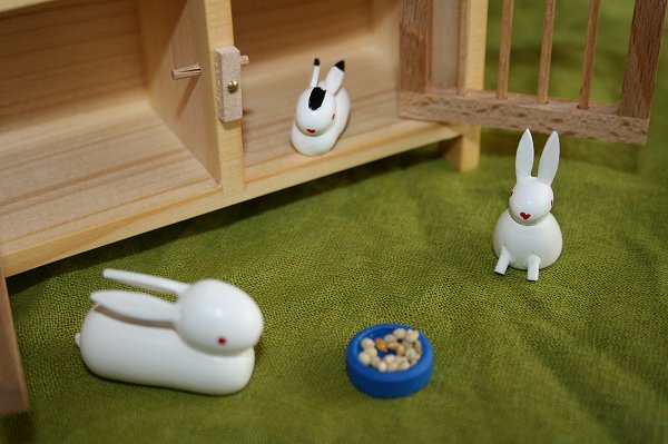 白うさぎファミリー小屋付き
